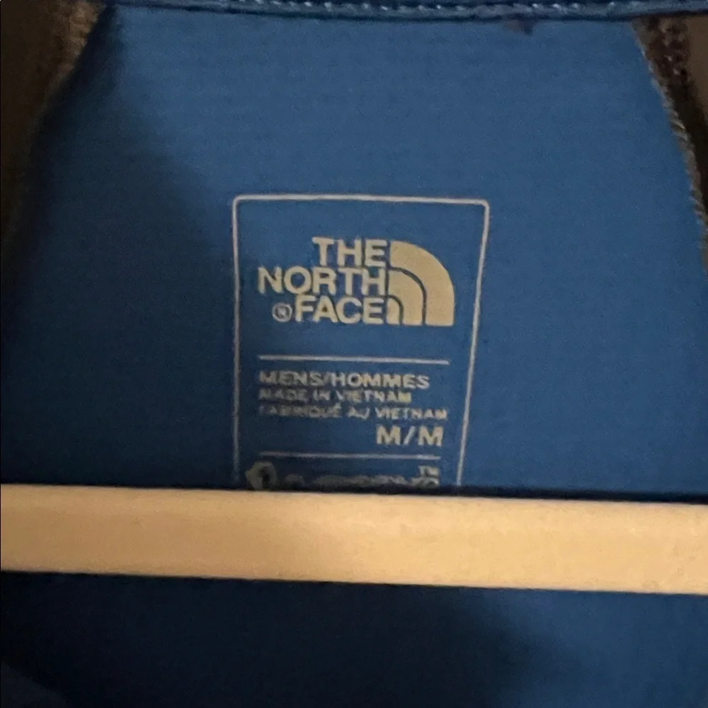 The North Face men’s Flash Dry-XD 1/4 zip shirt blue/grey/black Size Medium